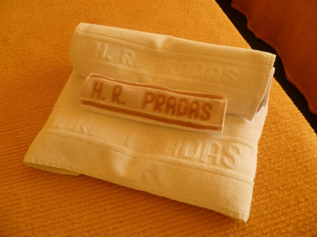 Hotel Pradas Jaca Exterior photo